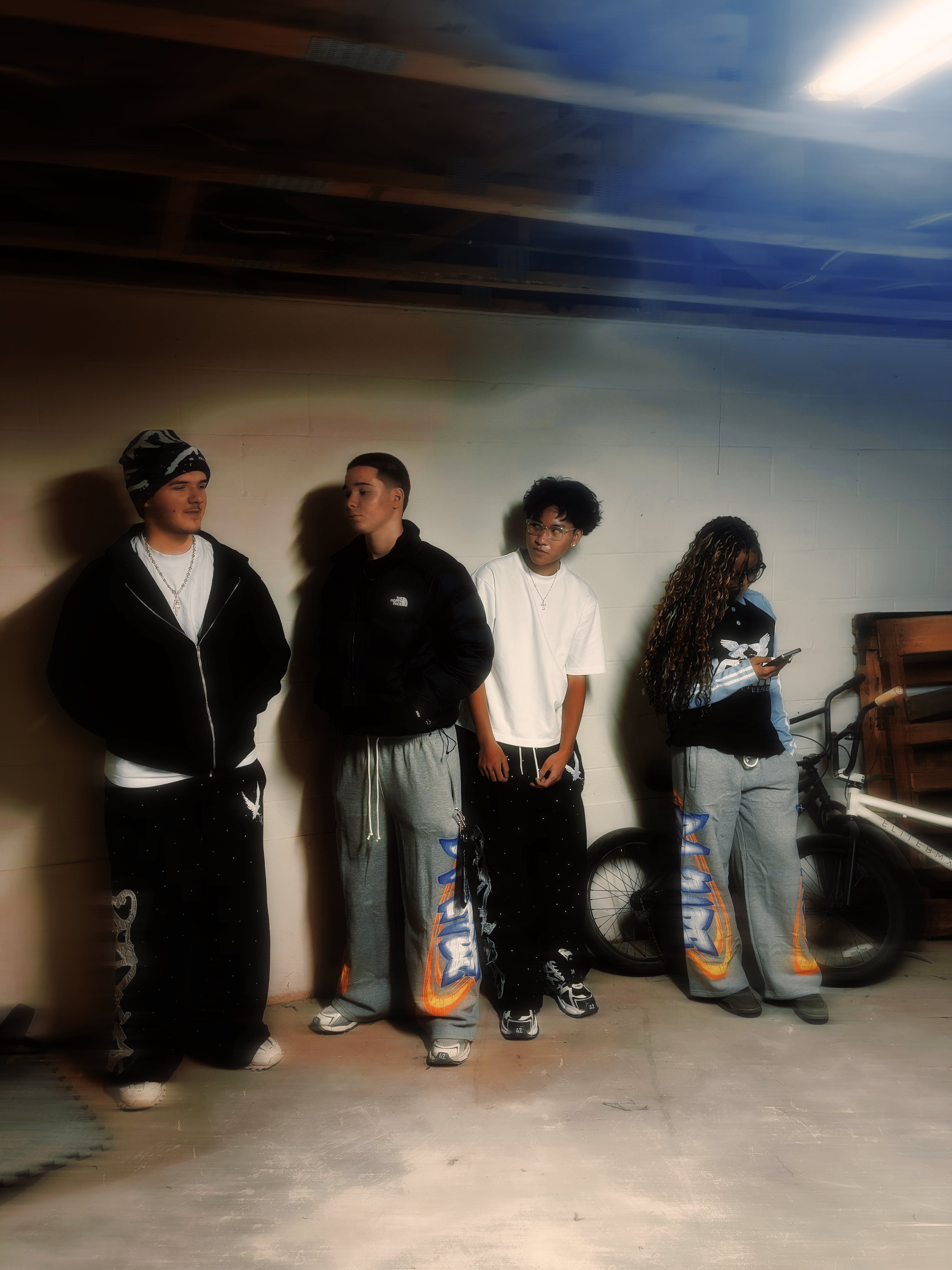 “MESSENGER” BLACK SWEATPANTS