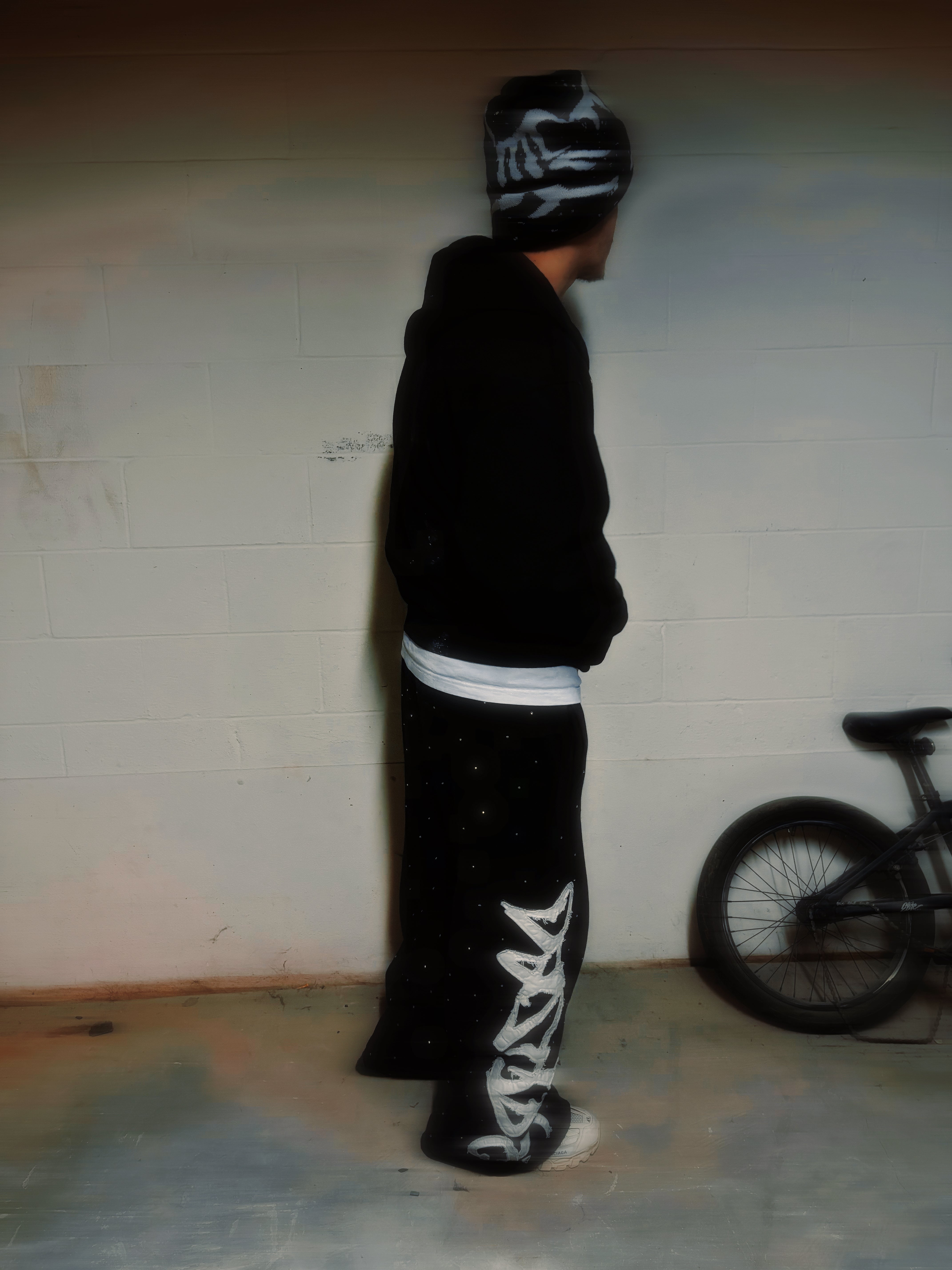 “MESSENGER” BLACK SWEATPANTS