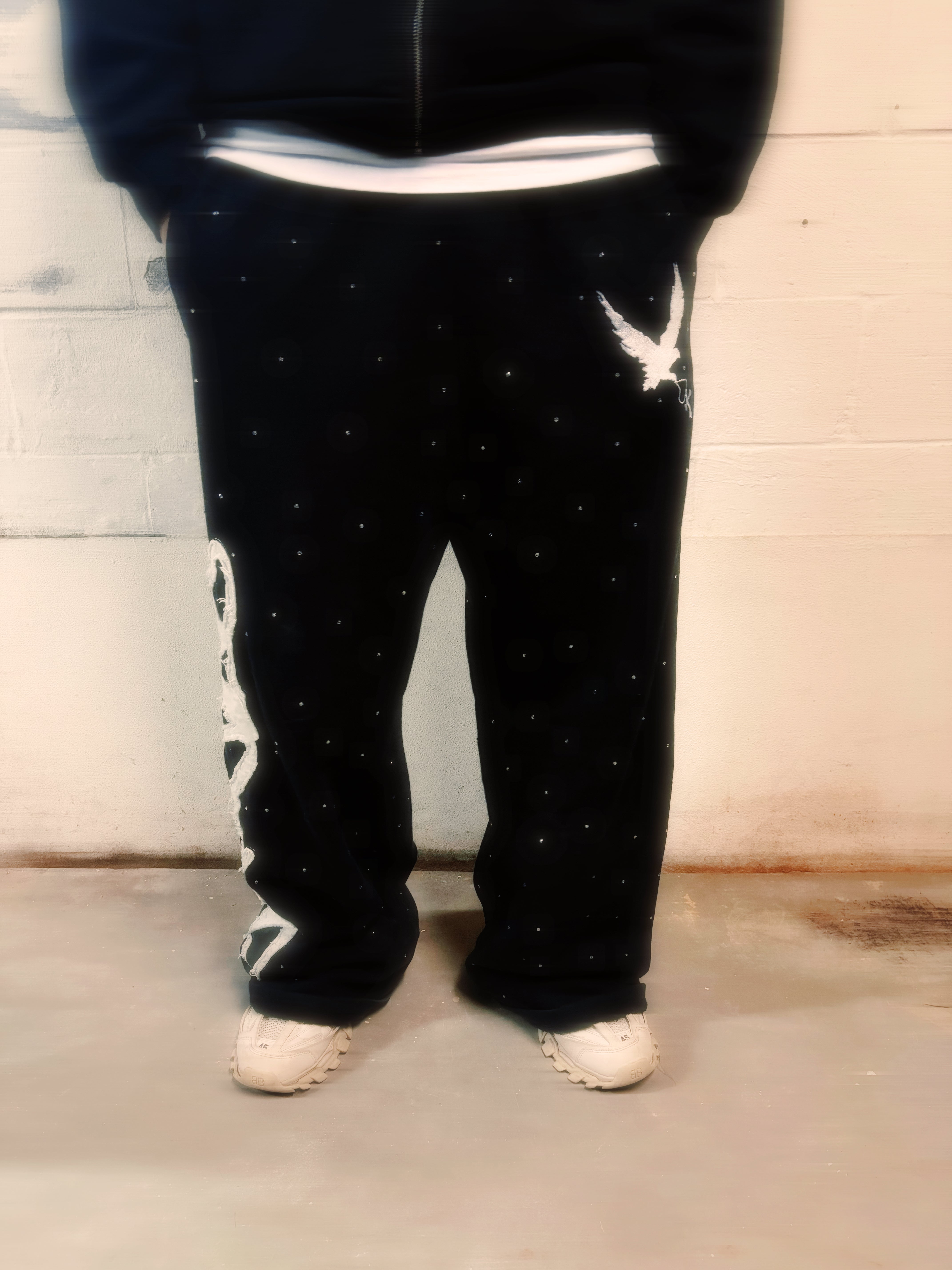 “MESSENGER” BLACK SWEATPANTS